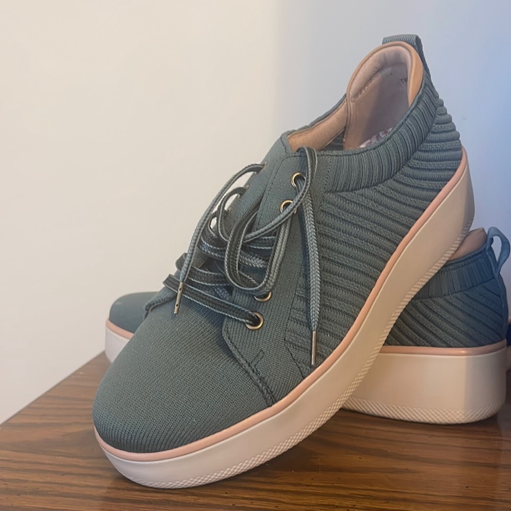 Traq By Alegria Magiq